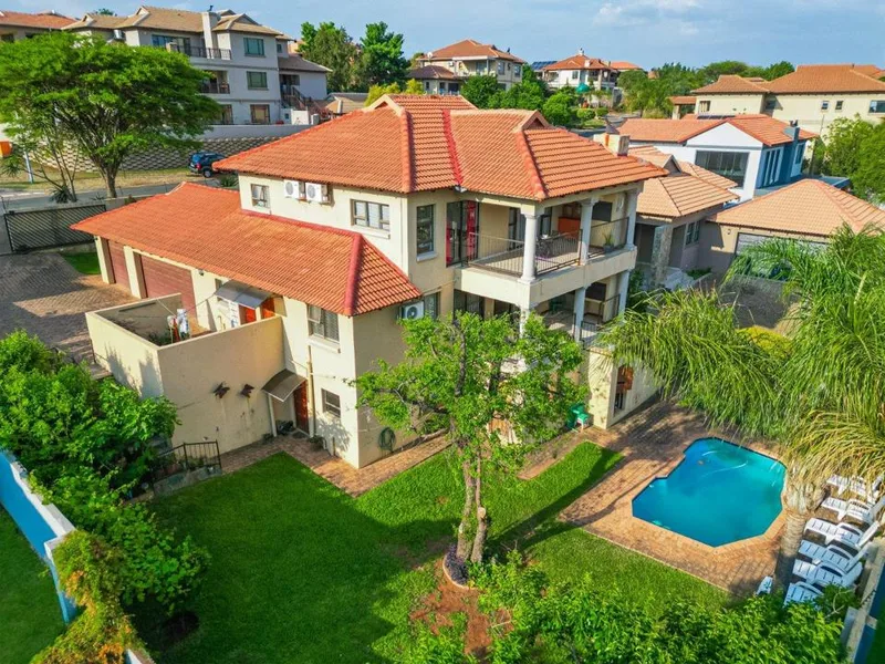 4 Bedroom House for sale in Birdwood Estate