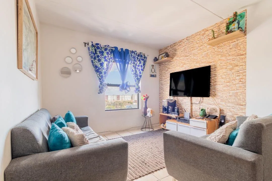 2 Bedroom Apartment / flat for sale in Townsend Estate
