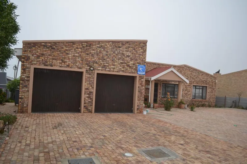 3 Bedroom House for sale in Lamberts Bay