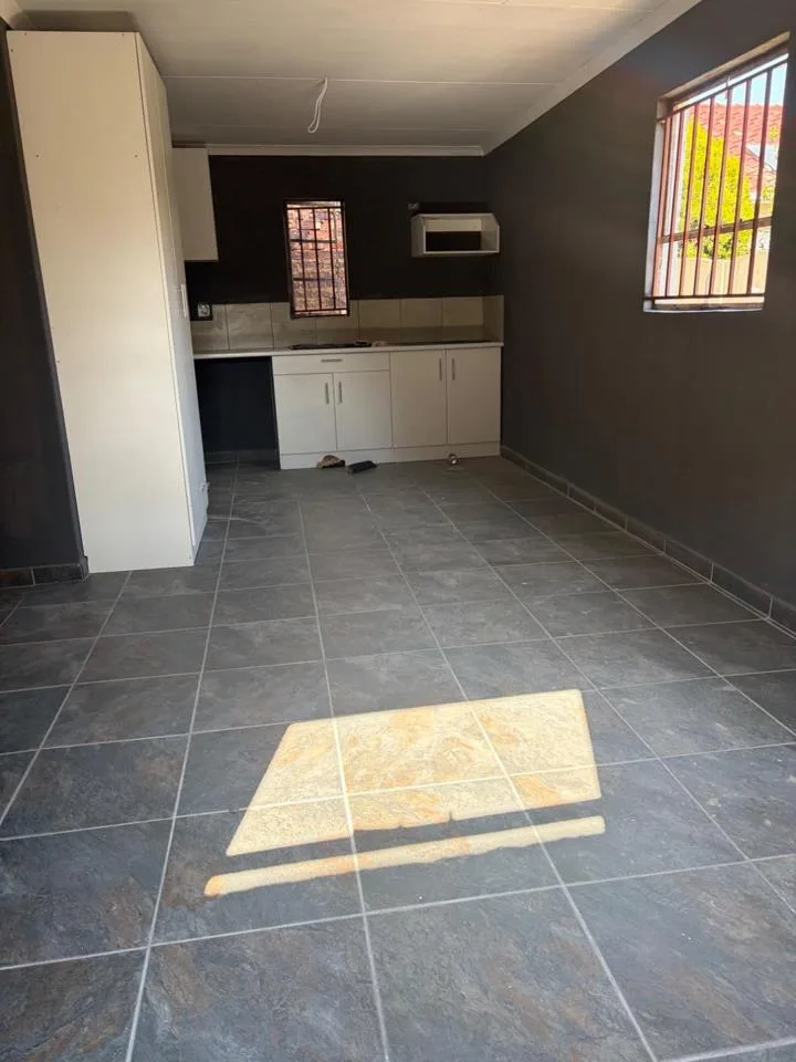 0.5 Bedroom Apartment / flat to rent in Cresslawn