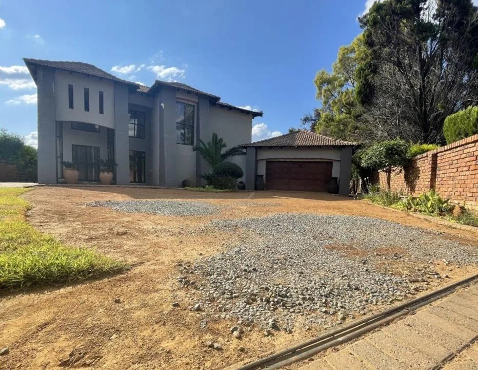 5 Bedroom House for sale in Mmabatho Unit 6