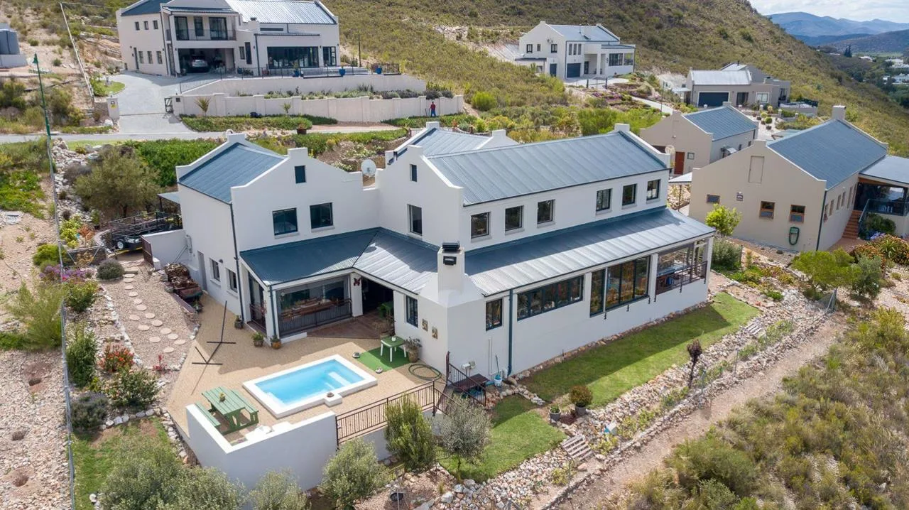 4 Bedroom House for sale in Montagu