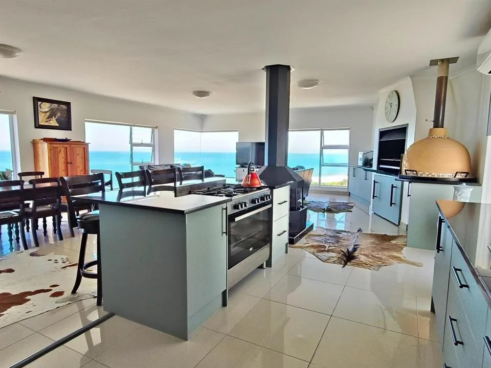 5 Bedroom House for sale in Dana Bay