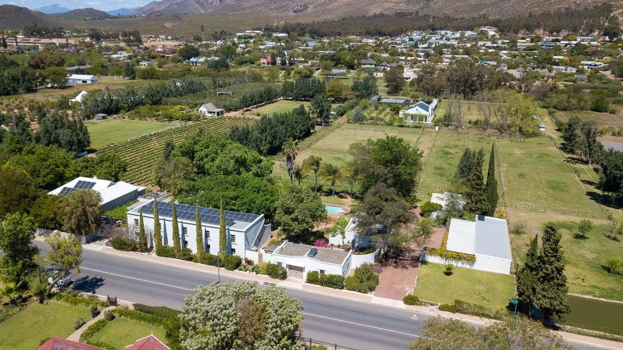10 Bedroom House for sale in Montagu