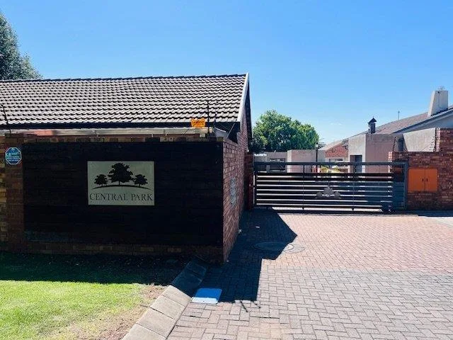 2 Bedroom House for sale in Potchefstroom Central