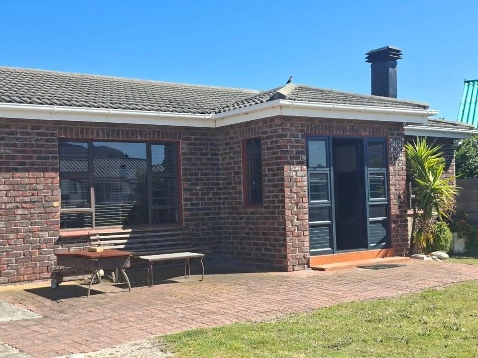 3 Bedroom House for sale in De Kelders