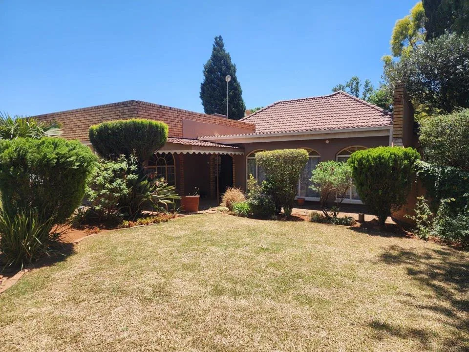 4 Bedroom House for sale in Stilfontein Ext 3