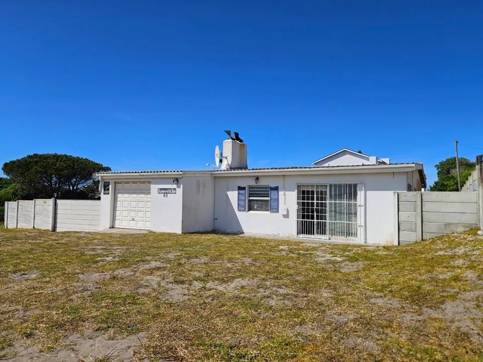 2 Bedroom House for sale in Pearly Beach