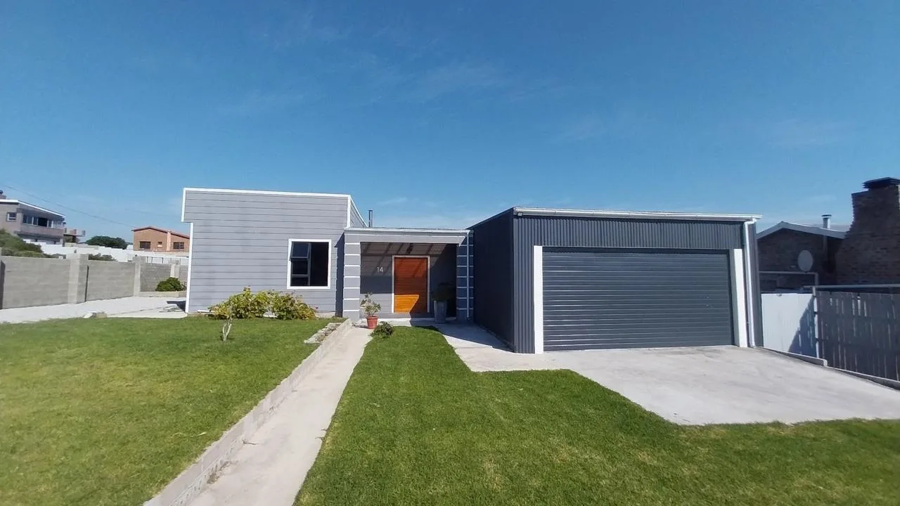 2 Bedroom House for sale in Franskraal