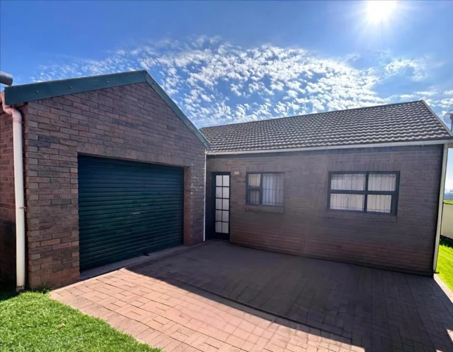 3 Bedroom House for sale in Vredenburg