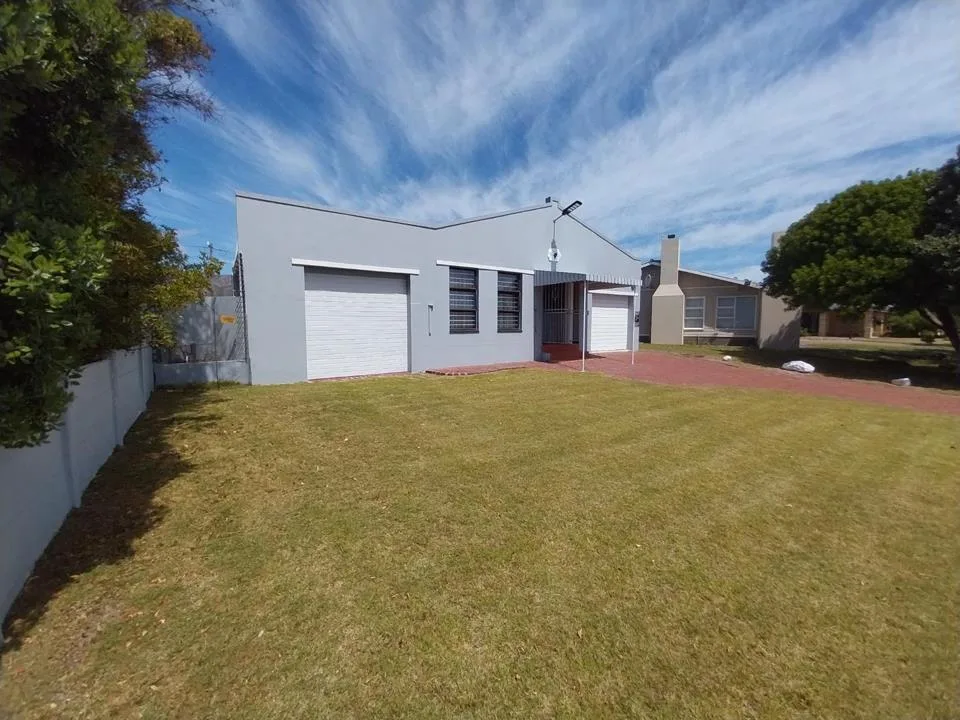 3 Bedroom House for sale in De Kelders
