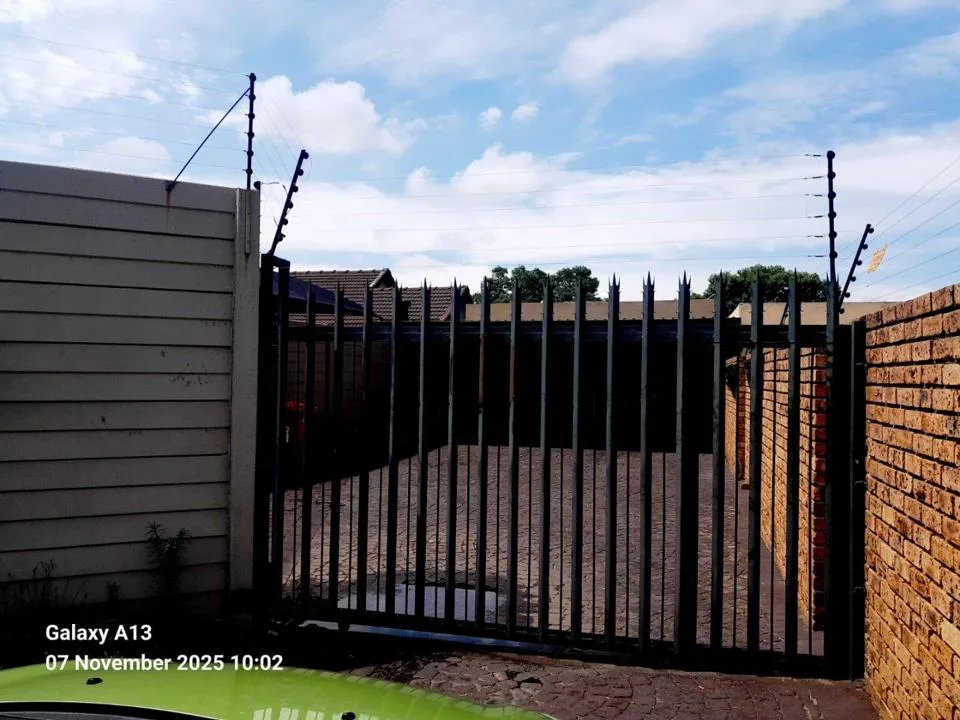 3 Bedroom Apartment / flat to rent in Van Dyk Park