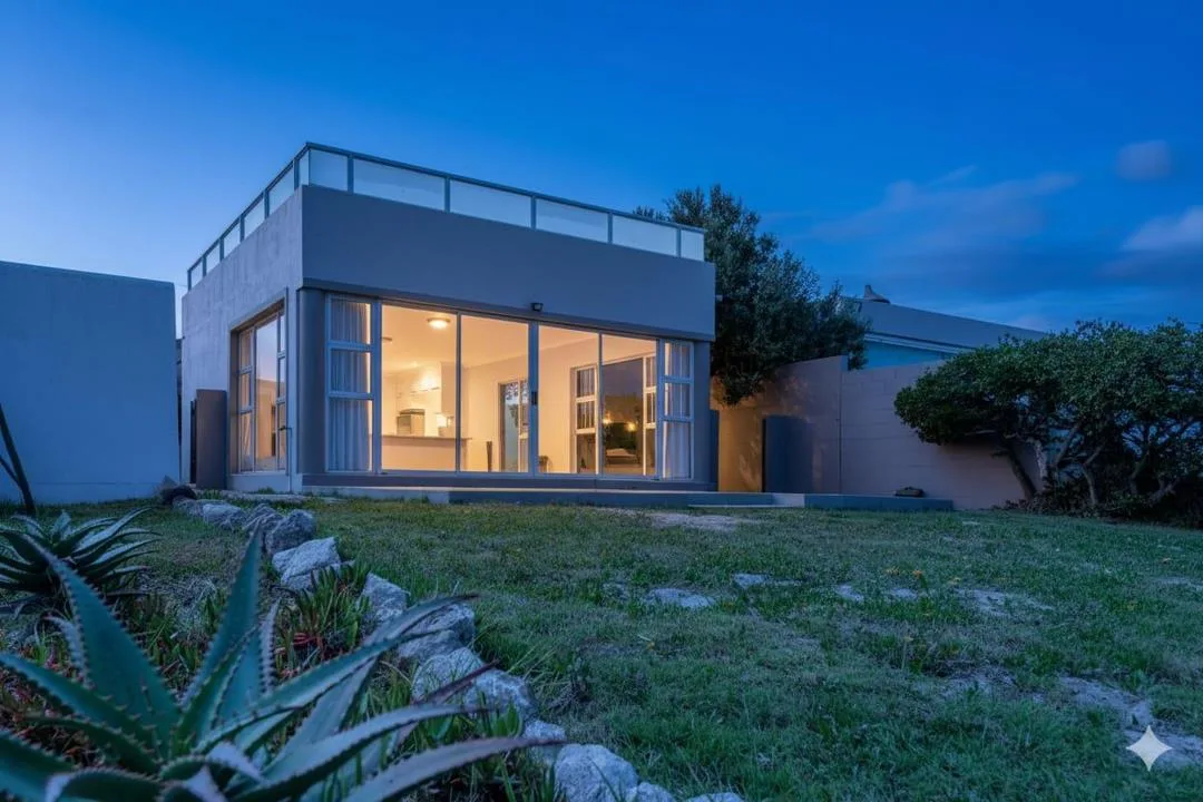 4 Bedroom House for sale in Middedorp