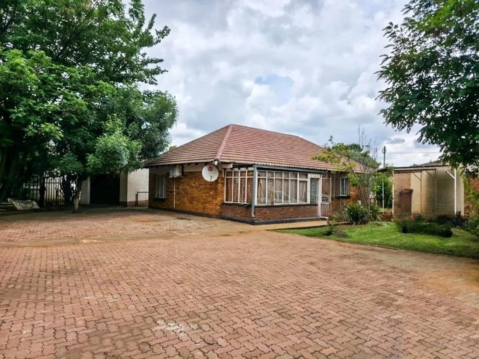 3 Bedroom House for sale in Stilfontein Ext 4