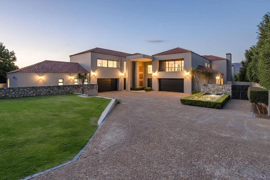 6 Bedroom House for sale in Winelands Estate