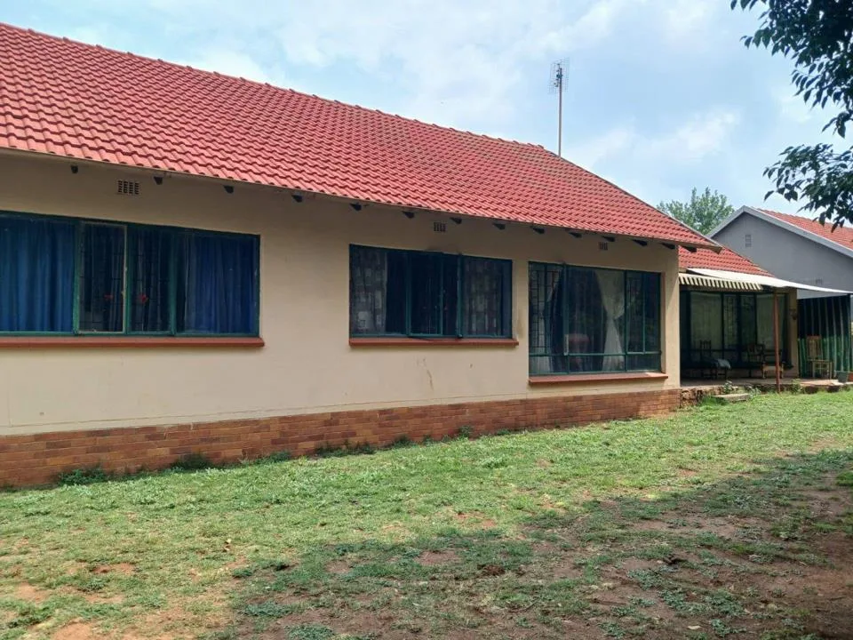3 Bedroom House for sale in Stilfontein