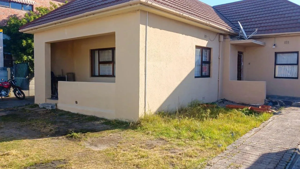 4 Bedroom House for sale in Vasco Estate