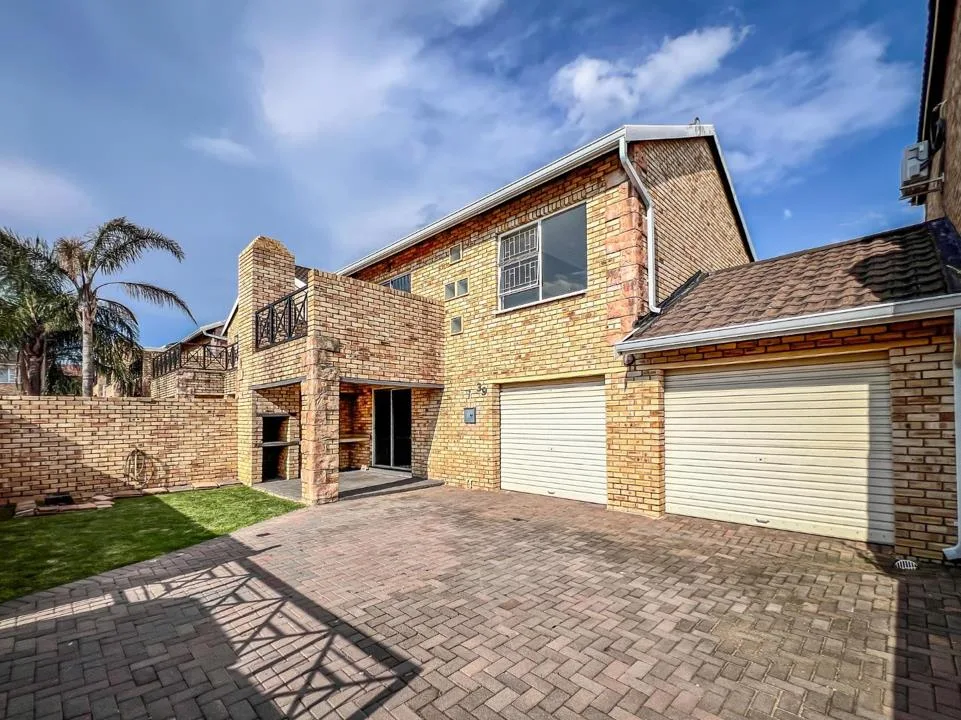 3 Bedroom Townhouse to rent in Wilgeheuwel