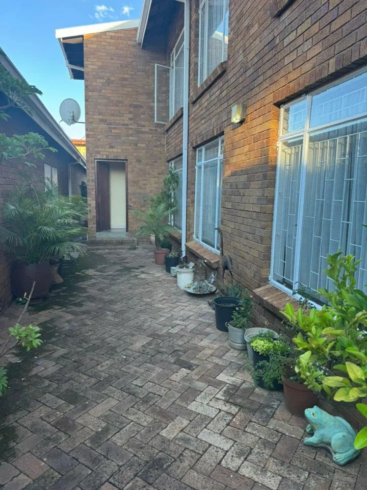 2 Bedroom Apartment / flat for sale in Potchefstroom Central