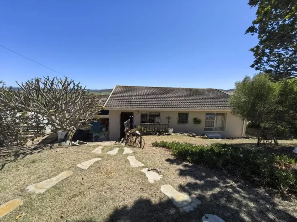 3 Bedroom House for sale in Fraaiuitsig
