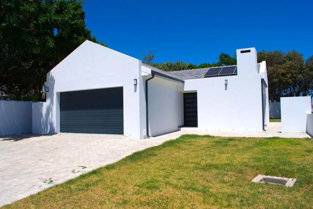 4 Bedroom House for sale in Shelley Point
