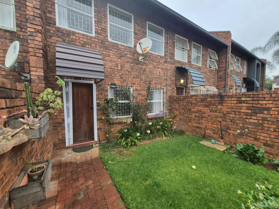 2 Bedroom Townhouse to rent in Garsfontein