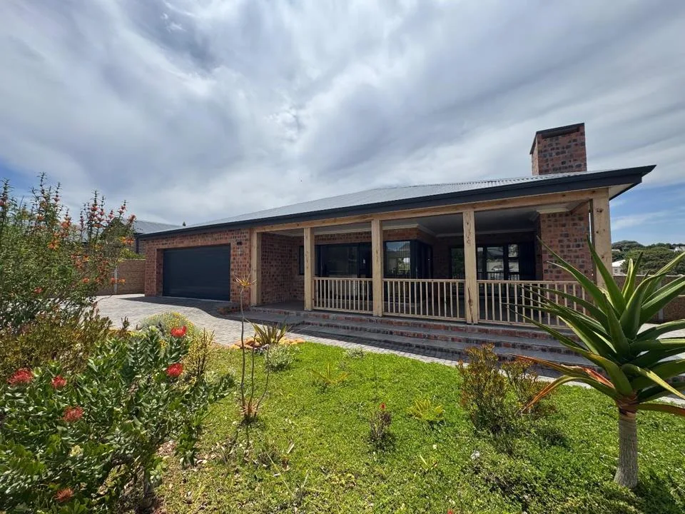 3 Bedroom House for sale in Stilbaai Wes