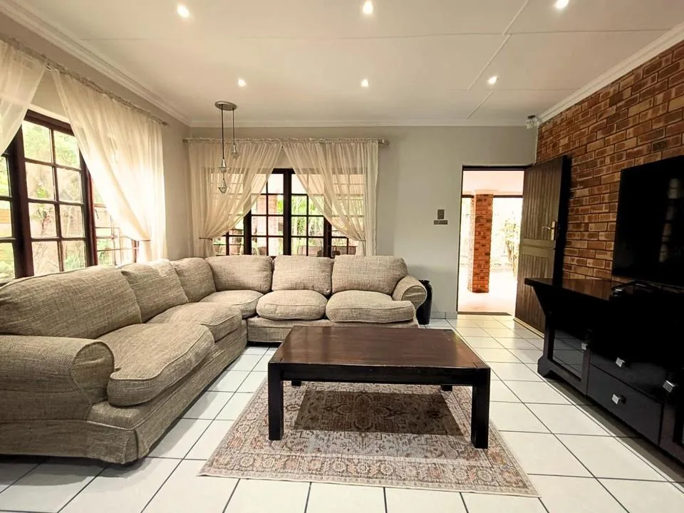 2 Bedroom House to rent in Meer En See