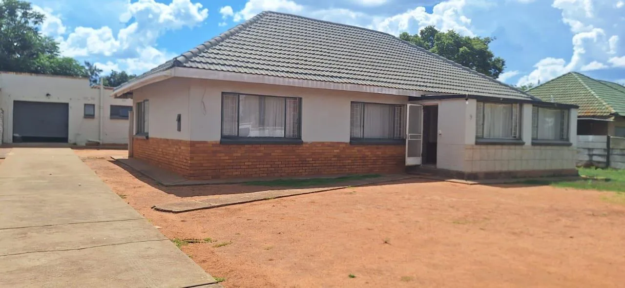 3 Bedroom House for sale in Stilfontein