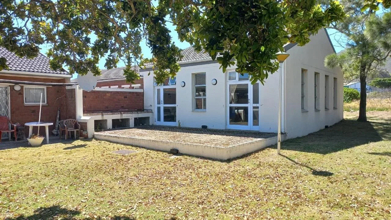3 Bedroom House for sale in Westcliff