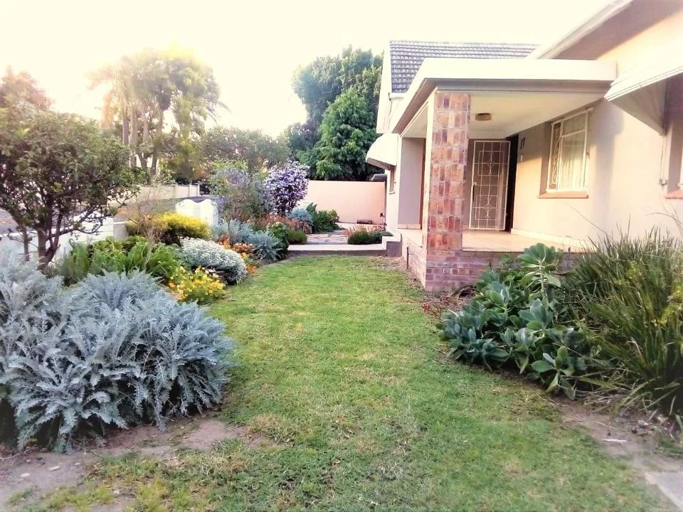 5 Bedroom House for sale in Lemoenkloof