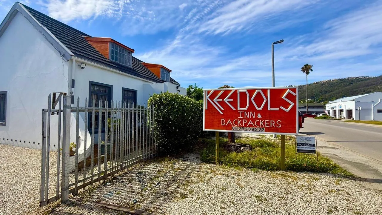 8 Bedroom House for sale in Knysna Central