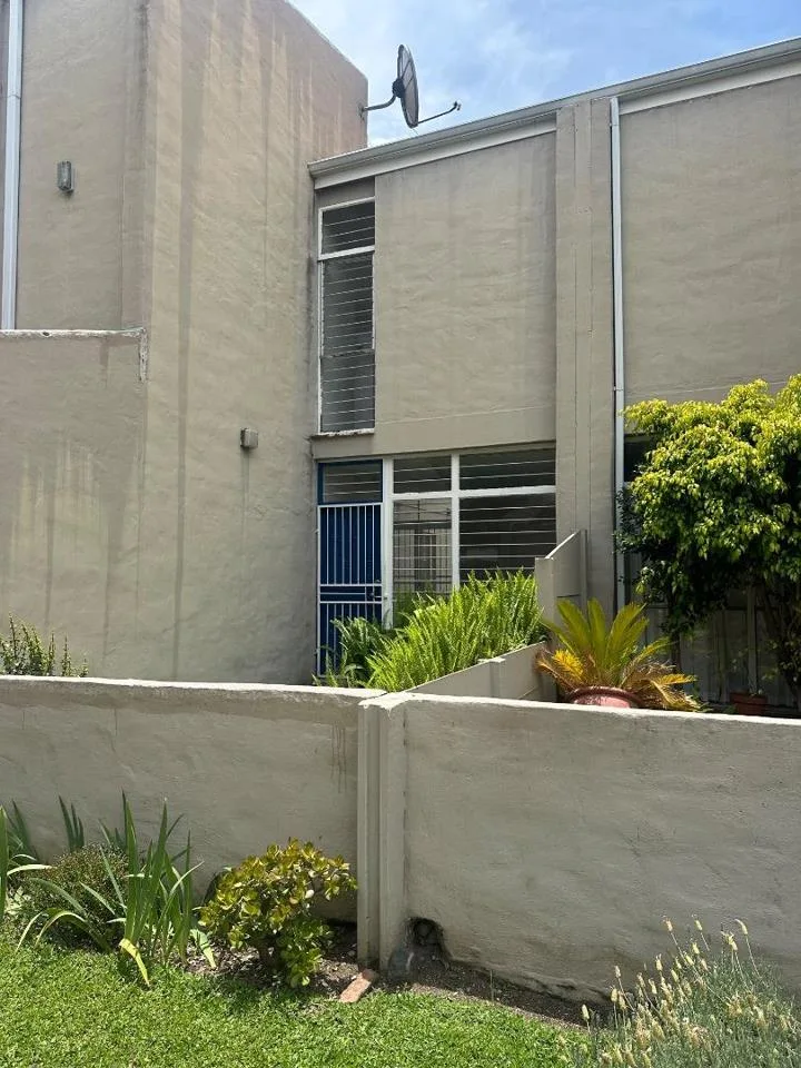 2 Bedroom Townhouse to rent in Egerton