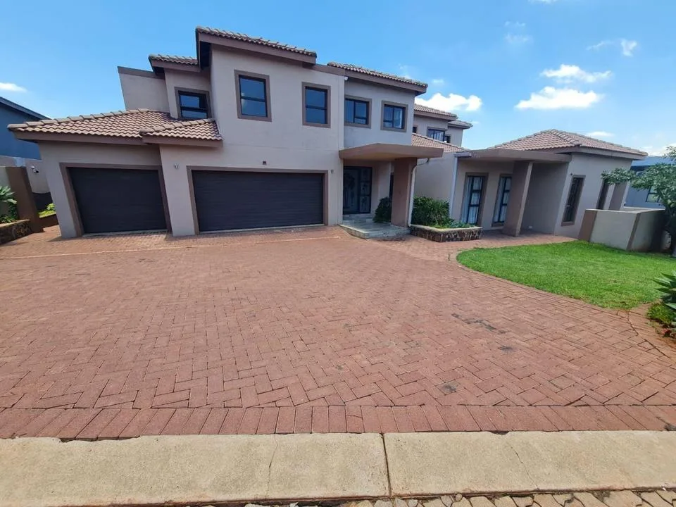 5 Bedroom House for sale in Cashan