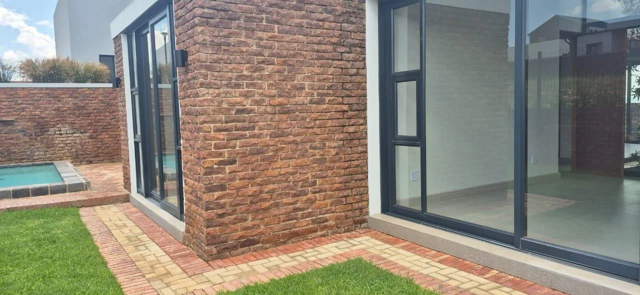 3 Bedroom House for sale in Van Der Hoff Park
