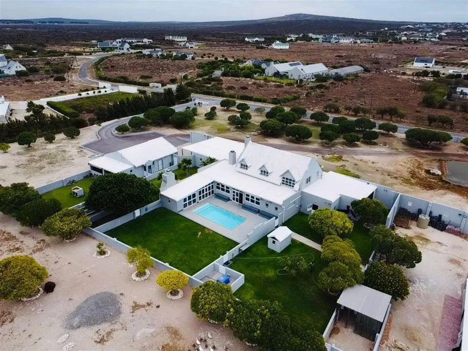 4 Bedroom House for sale in Long Acres Country Estate