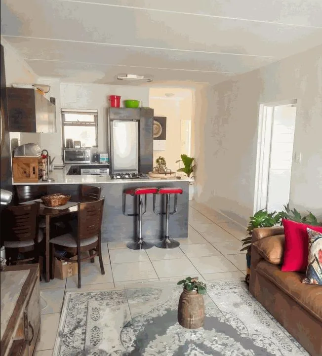 3 Bedroom Apartment / flat to rent in Oakdene