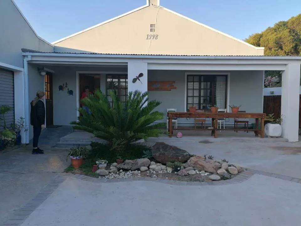 5 Bedroom House for sale in Albertinia
