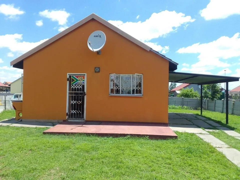 2 Bedroom House for sale in Freedom Park