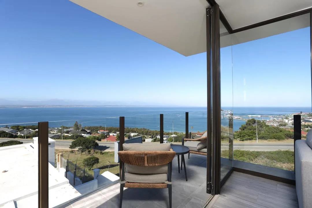2 Bedroom Apartment / flat for sale in Mossel Bay Central