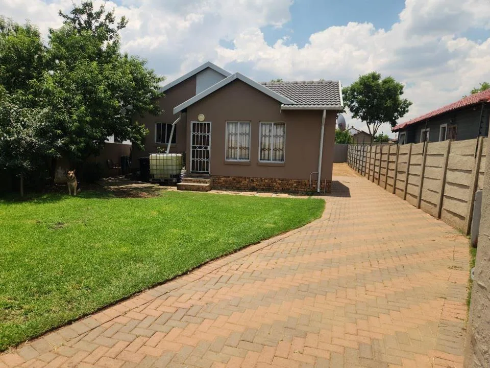 3 Bedroom House to rent in Alveda