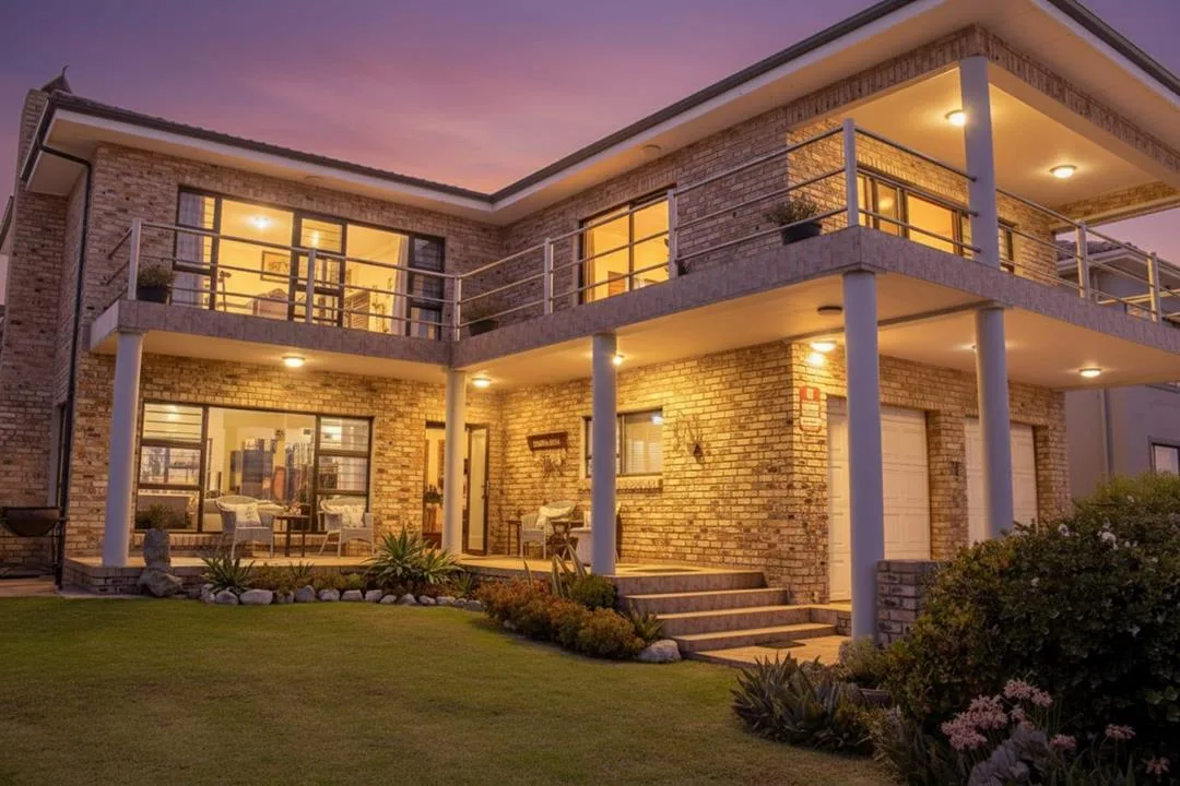 3 Bedroom House for sale in Suiderstrand