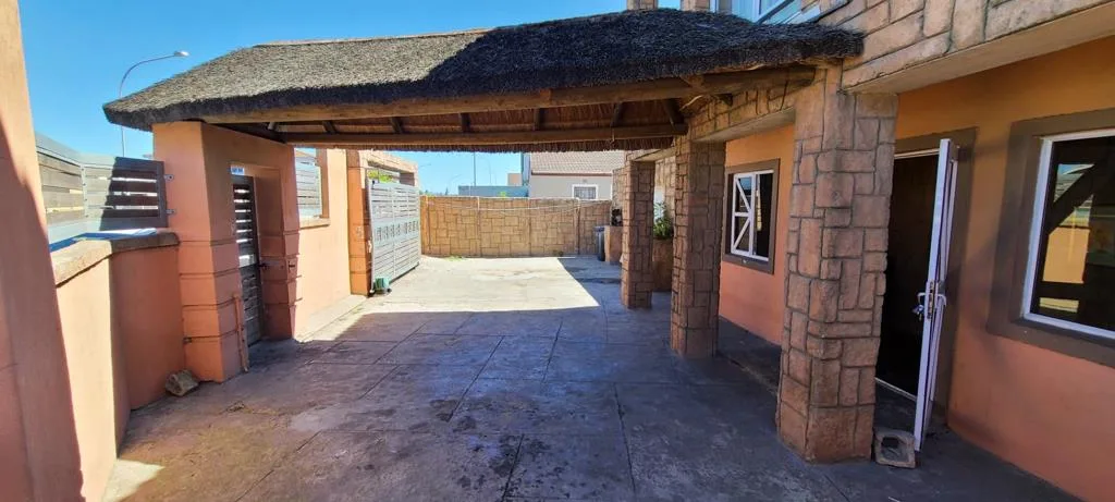 5 Bedroom House for sale in Malibu Village