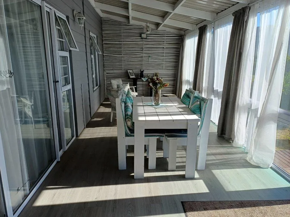 2 Bedroom House for sale in Kleinbaai
