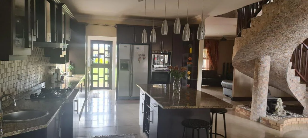 4 Bedroom House to rent in Somerset Park