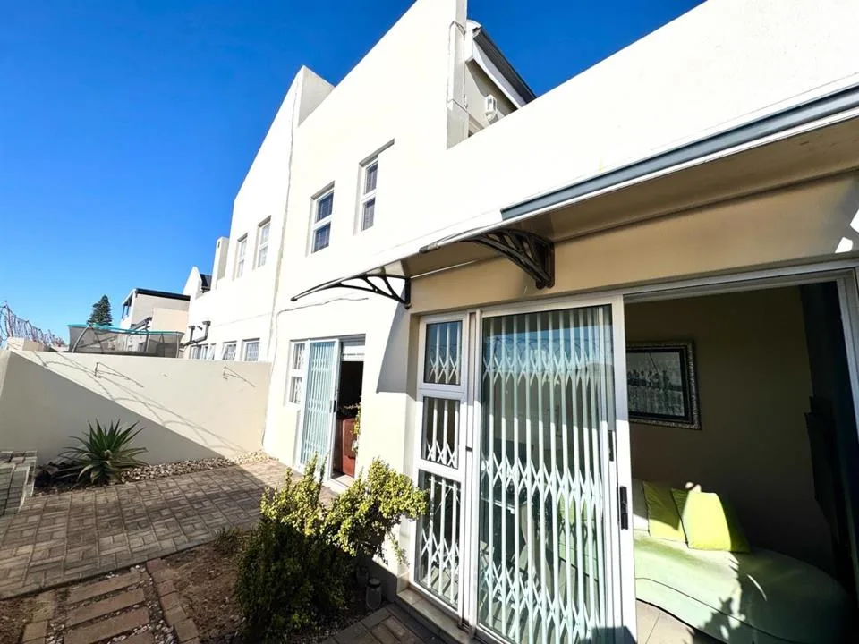 3 Bedroom House for sale in Country Club