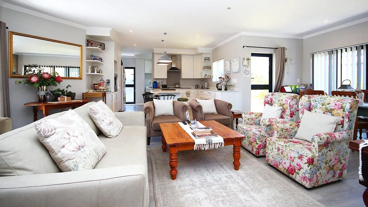 2 Bedroom House for sale in Diaz Beach