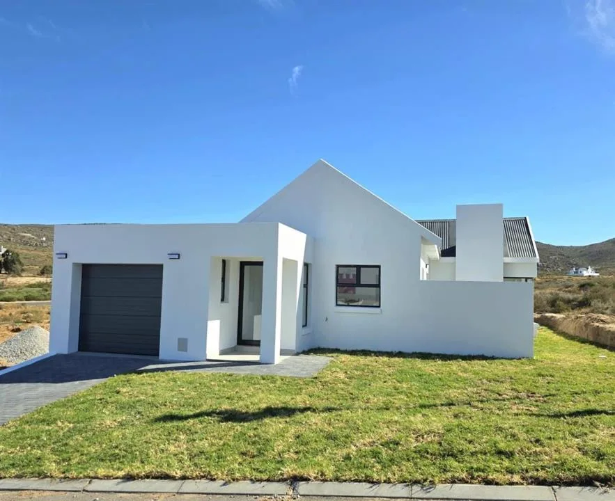 2 Bedroom House for sale in Steenbergs Cove