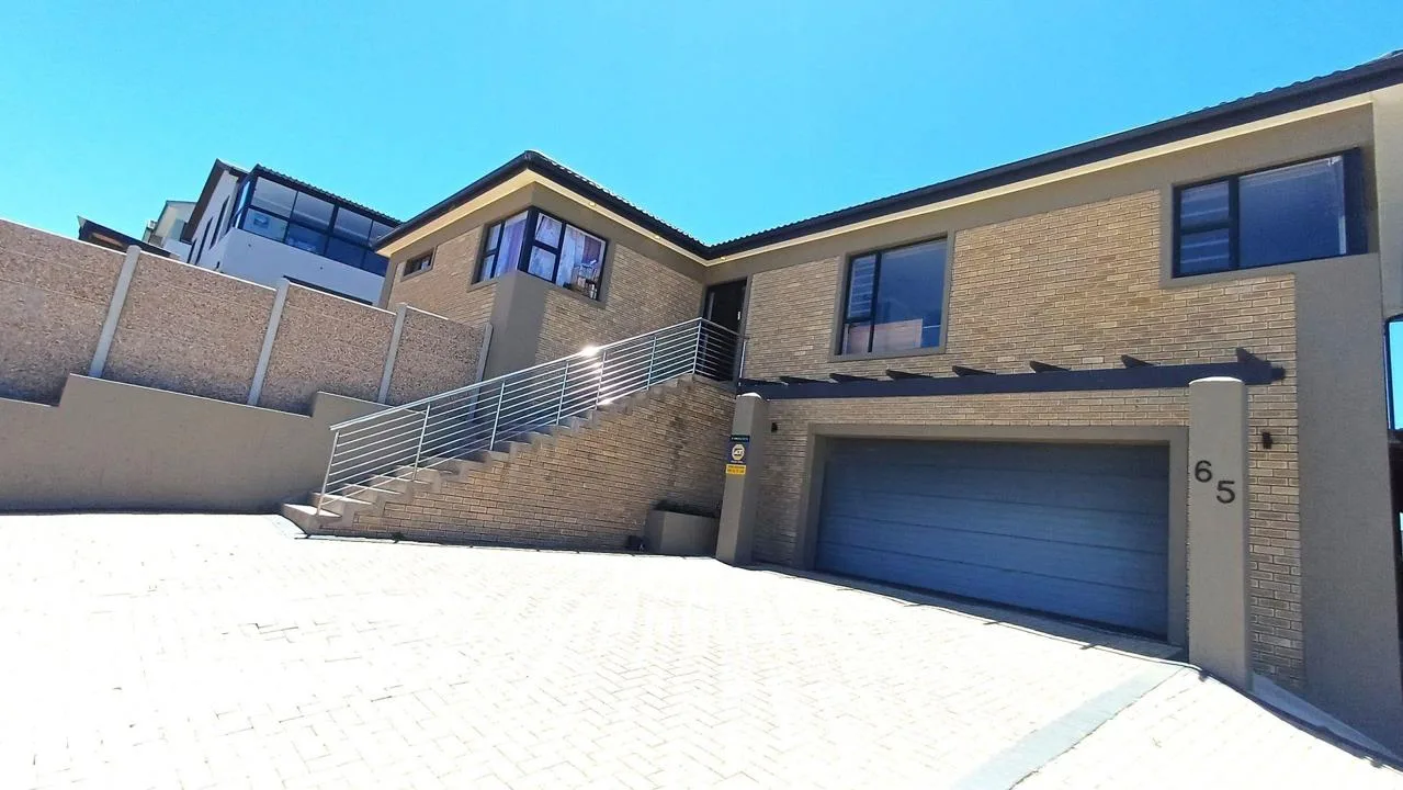 4 Bedroom House for sale in Island View