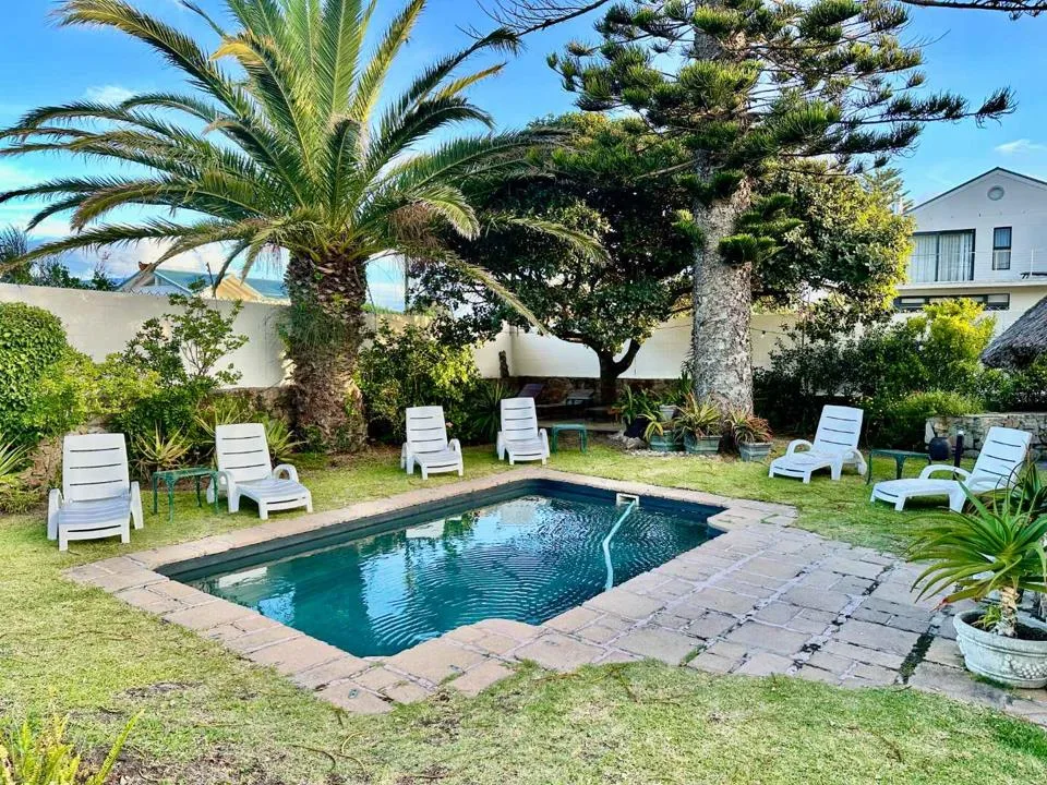 7 Bedroom House for sale in Westcliff